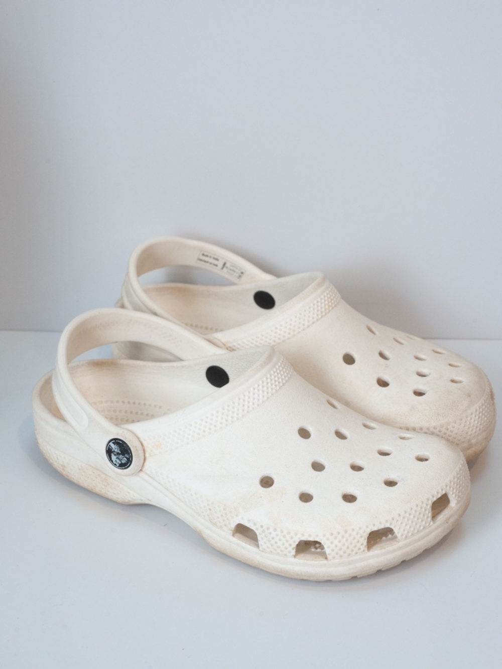 Used Kids Classic Crocs in White Size J2